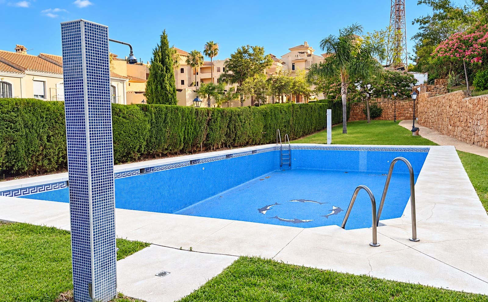 4 bedroom Townhouse for sale in Benalmadena with pool garage - € 590,000 (Ref: 9996505)