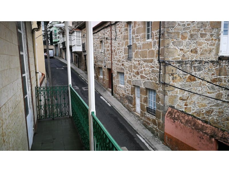 6 bedroom Townhouse for sale in Ferrol with garage - € 130,000 (Ref: 5724087)