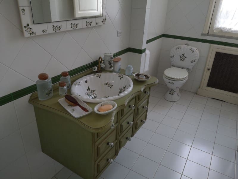 5 soveværelse Finca/Landehus til salg i Bergondo med swimmingpool garage - € 800.000 (Ref: 5922008)