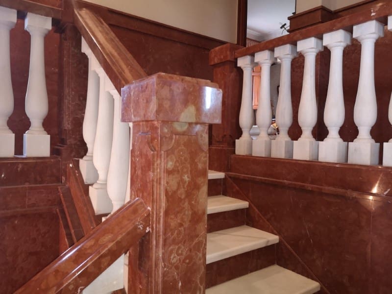 5 soveværelse Finca/Landehus til salg i Bergondo med swimmingpool garage - € 800.000 (Ref: 5922008)