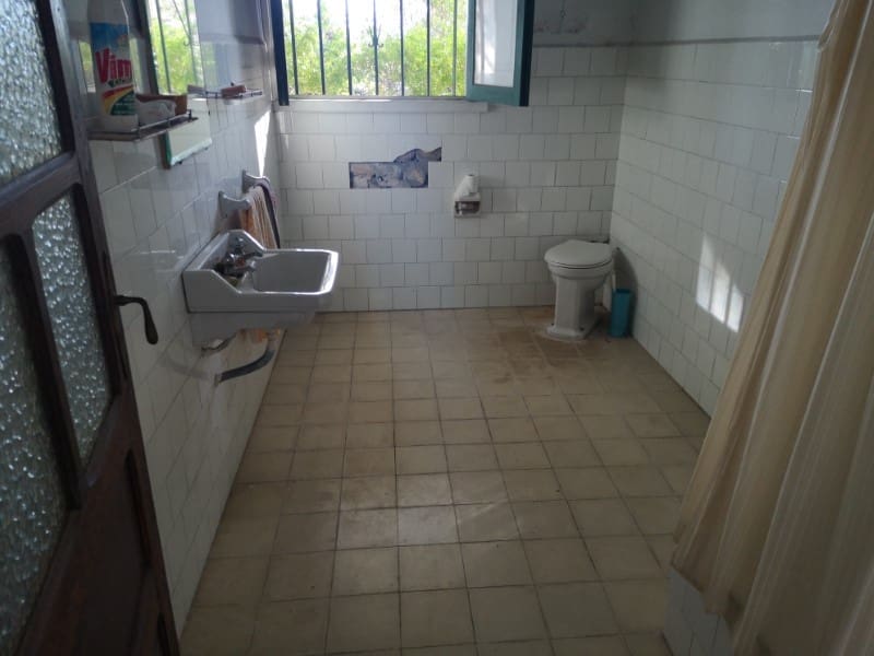 5 soveværelse Finca/Landehus til salg i Bergondo med swimmingpool garage - € 800.000 (Ref: 5922008)