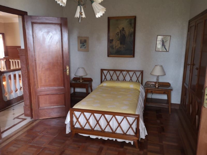 5 soveværelse Finca/Landehus til salg i Bergondo med swimmingpool garage - € 800.000 (Ref: 5922008)