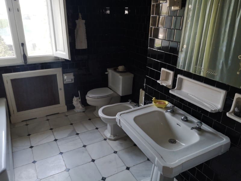 5 soveværelse Finca/Landehus til salg i Bergondo med swimmingpool garage - € 800.000 (Ref: 5922008)