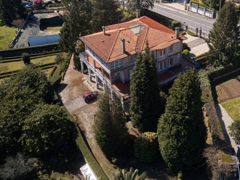 5 soveværelse Finca/Landehus til salg i Bergondo med swimmingpool garage - € 800.000 (Ref: 5922008)