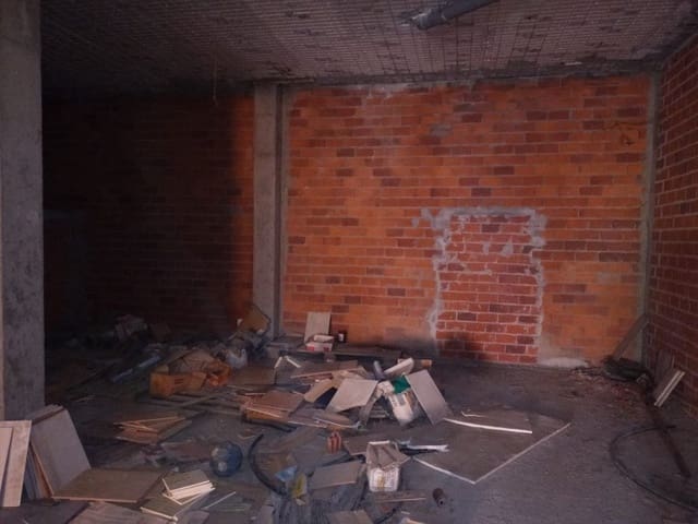 Commercial for sale in Ares - € 85,000 (Ref: 6115542)