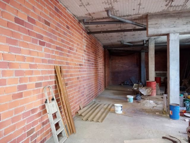 Commercial for sale in Ares - € 75,000 (Ref: 6115543)