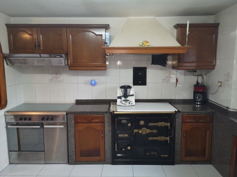 6 soveværelse Byhus til salg i Mino - € 175.000 (Ref: 6279847)