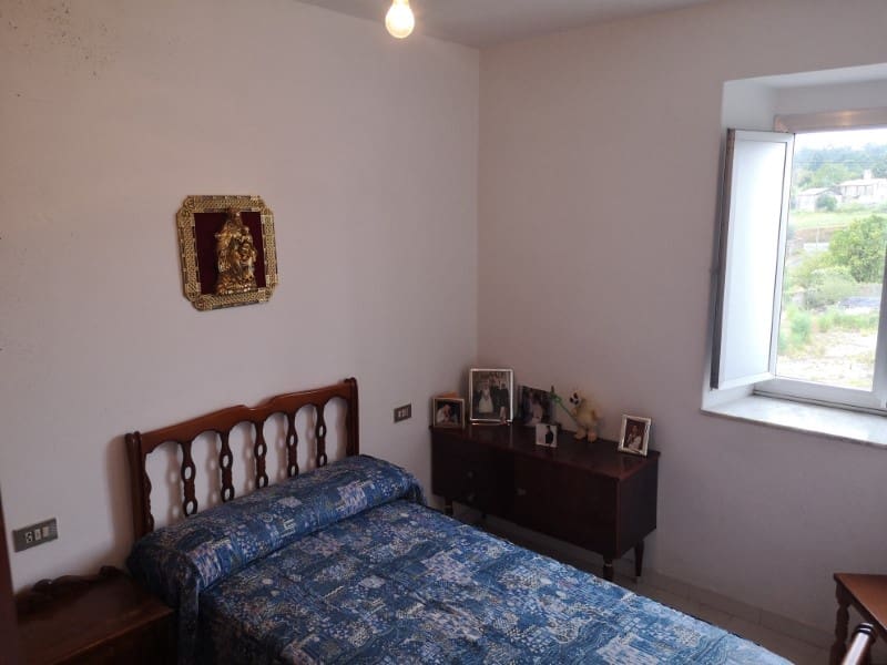 6 soveværelse Byhus til salg i Mino - € 175.000 (Ref: 6279847)