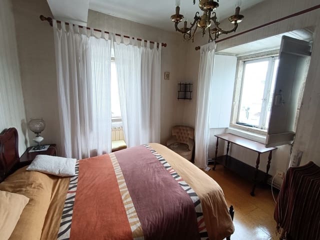 8 bedroom Finca/Country House for sale in Ferrol with garage - € 280,000 (Ref: 6922410)