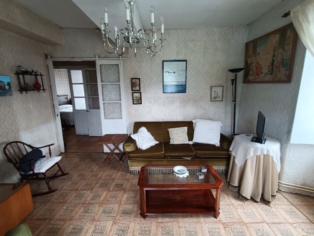 8 bedroom Finca/Country House for sale in Ferrol with garage - € 280,000 (Ref: 6922410)