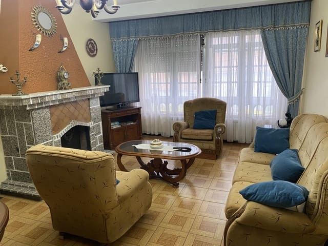 6 slaapkamer Villa te koop in Ares - € 420.000 (Ref: 6939286)