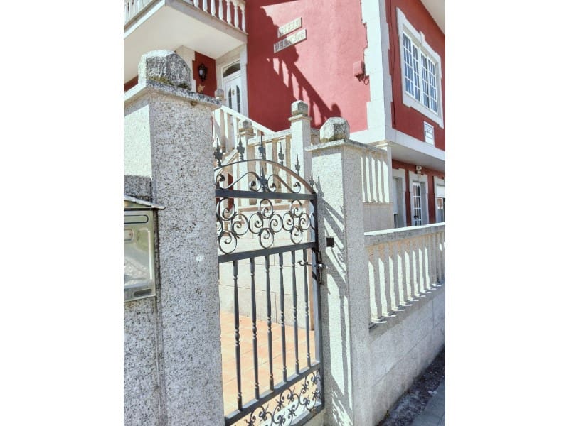 6 soveværelse Villa til salg i Ares - € 420.000 (Ref: 6939286)