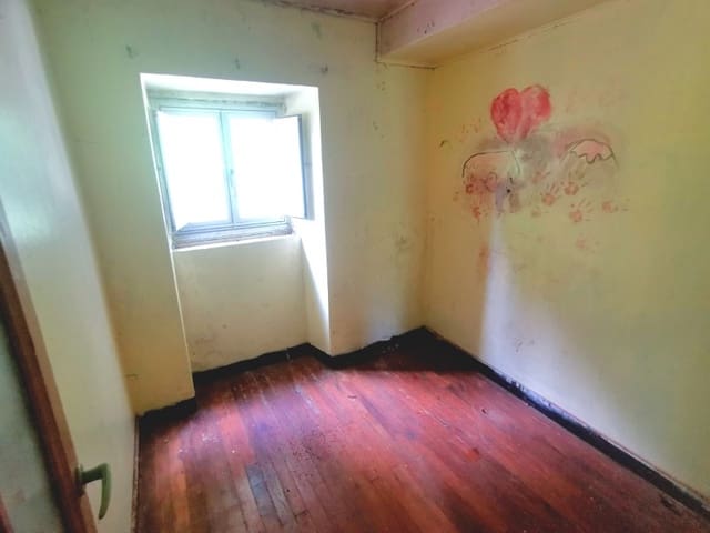 4 soveværelse Villa til salg i Ferrol - € 70.000 (Ref: 7004844)