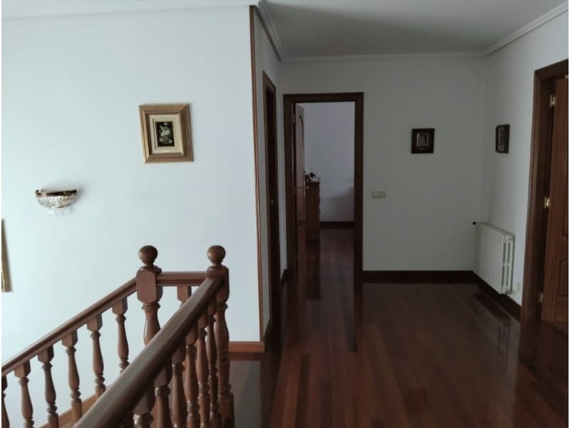 5 soveværelse Villa til salg i Ferrol - € 365.000 (Ref: 7011861)