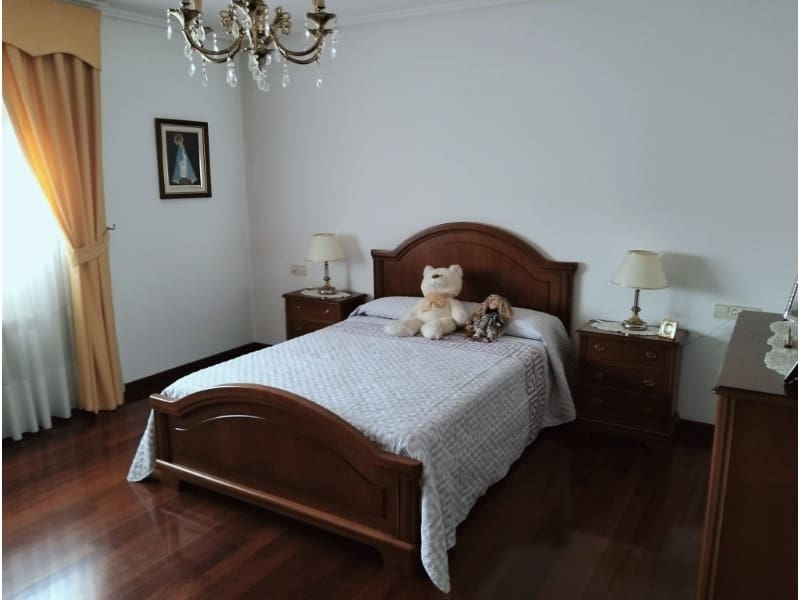 5 soveværelse Villa til salg i Ferrol - € 365.000 (Ref: 7011861)