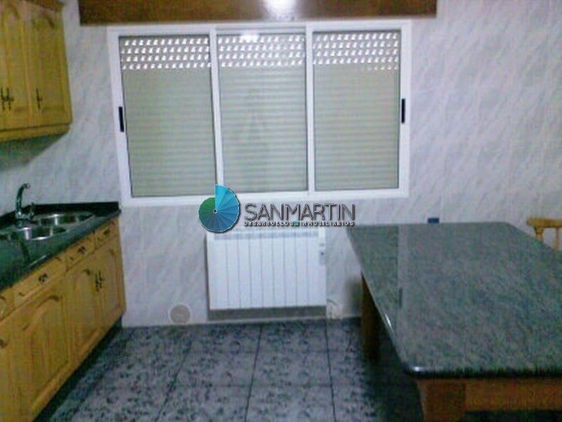 4 soveværelse Semi-Rækkehus til salg i Ferrol - € 240.000 (Ref: 7259114)