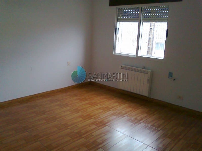 4 soveværelse Semi-Rækkehus til salg i Ferrol - € 240.000 (Ref: 7259114)