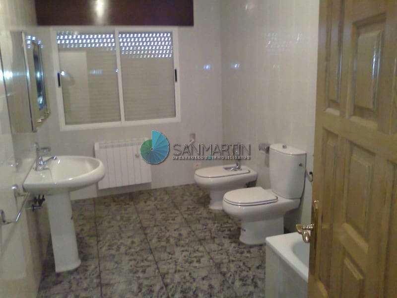 4 soveværelse Semi-Rækkehus til salg i Ferrol - € 240.000 (Ref: 7259114)