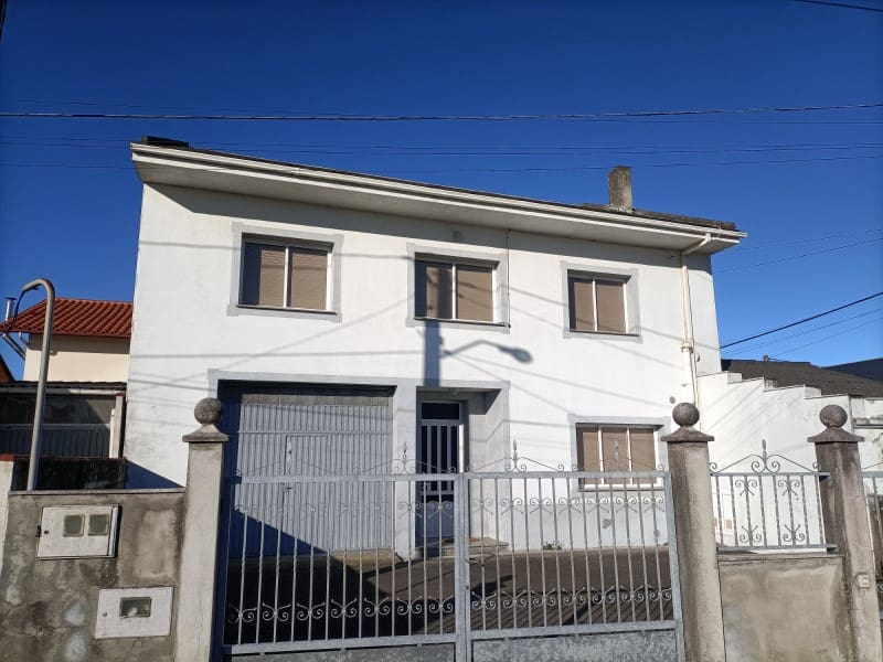 4 soveværelse Semi-Rækkehus til salg i Ferrol - € 240.000 (Ref: 7259114)