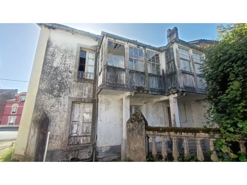 5 slaapkamer Huis te koop in Ortigueira - € 28.000 (Ref: 7527020)