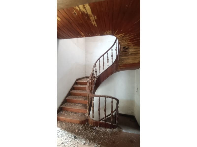 5 slaapkamer Huis te koop in Ortigueira - € 28.000 (Ref: 7527020)