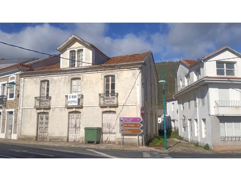 5 slaapkamer Huis te koop in Ortigueira - € 28.000 (Ref: 7527020)
