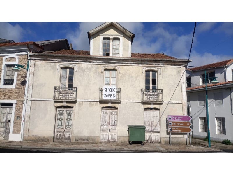 5 slaapkamer Huis te koop in Ortigueira - € 28.000 (Ref: 7527020)