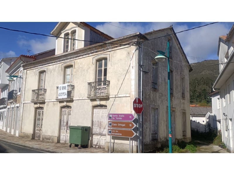 5 slaapkamer Huis te koop in Ortigueira - € 28.000 (Ref: 7527020)