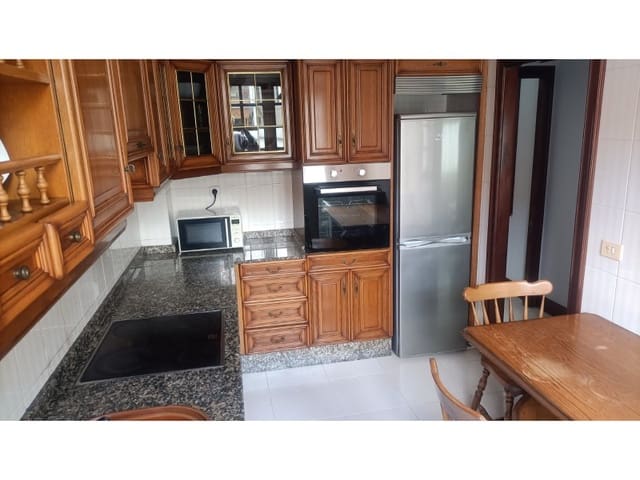 2 soveværelse Lejlighed til leje i Ferrol - € 550 (Ref: 7570000)