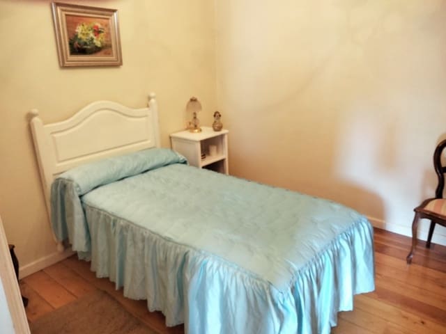 4 bedroom Flat for sale in Ferrol - € 110,000 (Ref: 7681842)