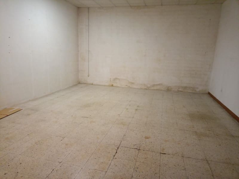 Erhverv til leje i Naron - € 700 (Ref: 7901529)