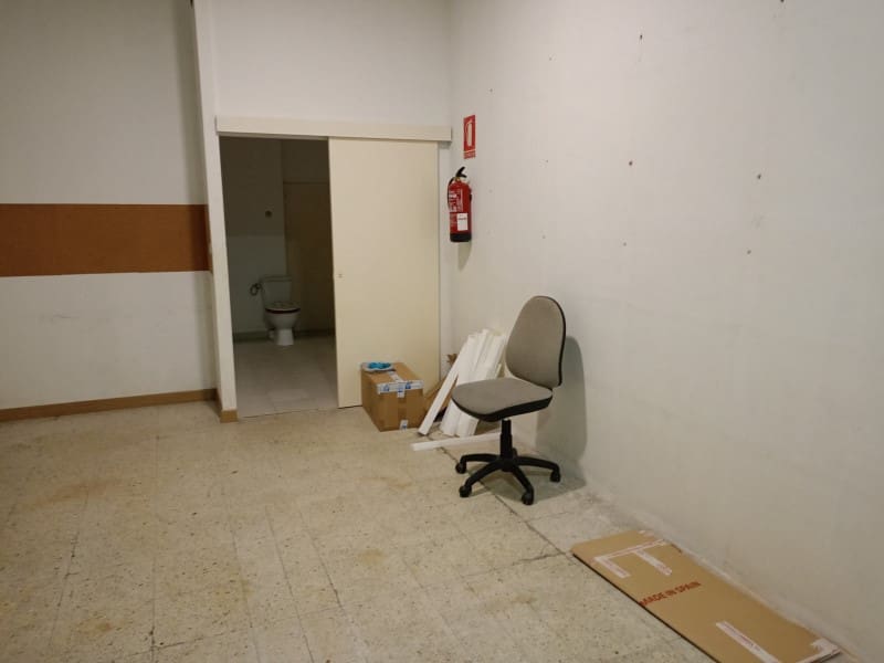 Erhverv til leje i Naron - € 700 (Ref: 7901529)