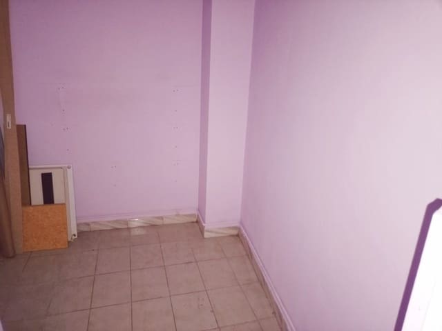 Erhverv til leje i Ferrol - € 400 (Ref: 7991643)