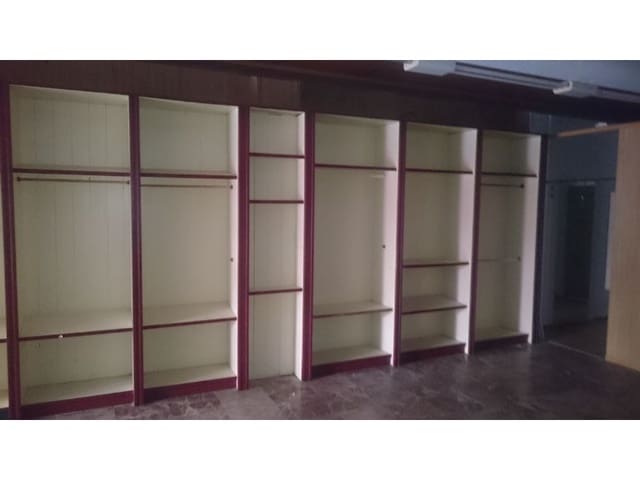 Kaupallinen myytävänä paikassa Ferrol - 48 200 € (Ref: 8177555)