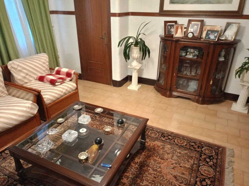 5 bedroom Villa for sale in Ferrol with garage - € 278,000 (Ref: 8244260)