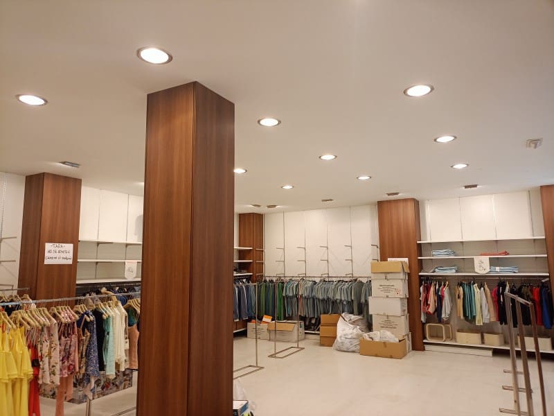 Commercial for rent in Ferrol - € 900 (Ref: 8348381)