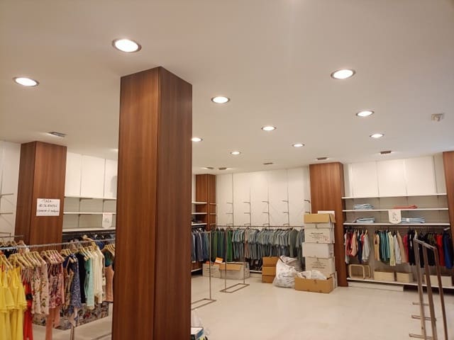 Erhverv til leje i Ferrol - € 900 (Ref: 8348381)