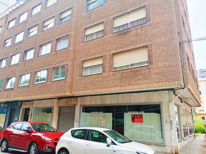 Commercial for rent in Ferrol - € 900 (Ref: 8348381)