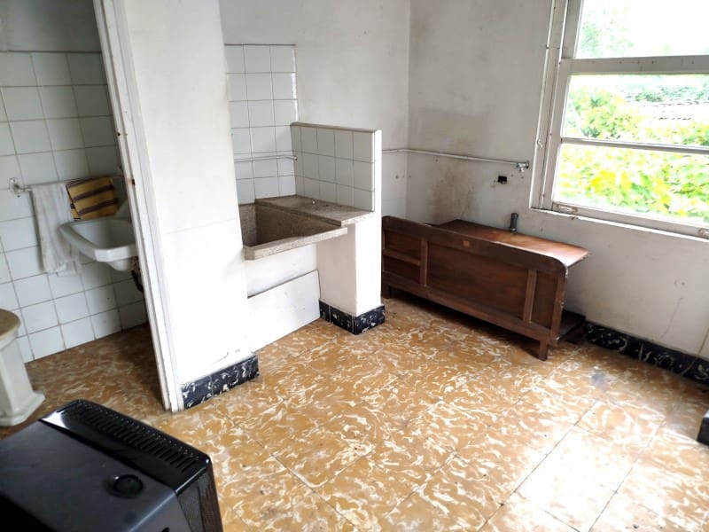 5 soveværelse Byhus til salg i Naron med garage - € 100.000 (Ref: 8500504)