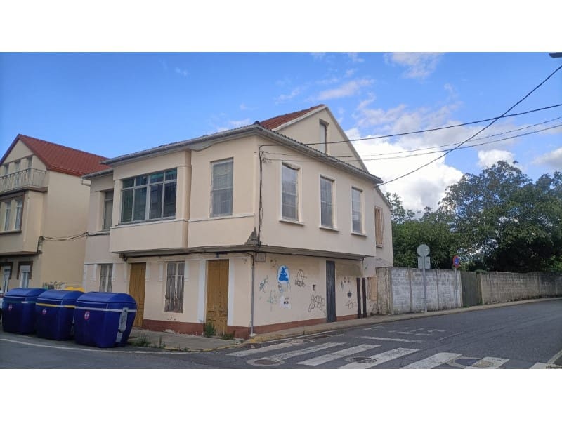 5 soveværelse Byhus til salg i Naron med garage - € 100.000 (Ref: 8500504)