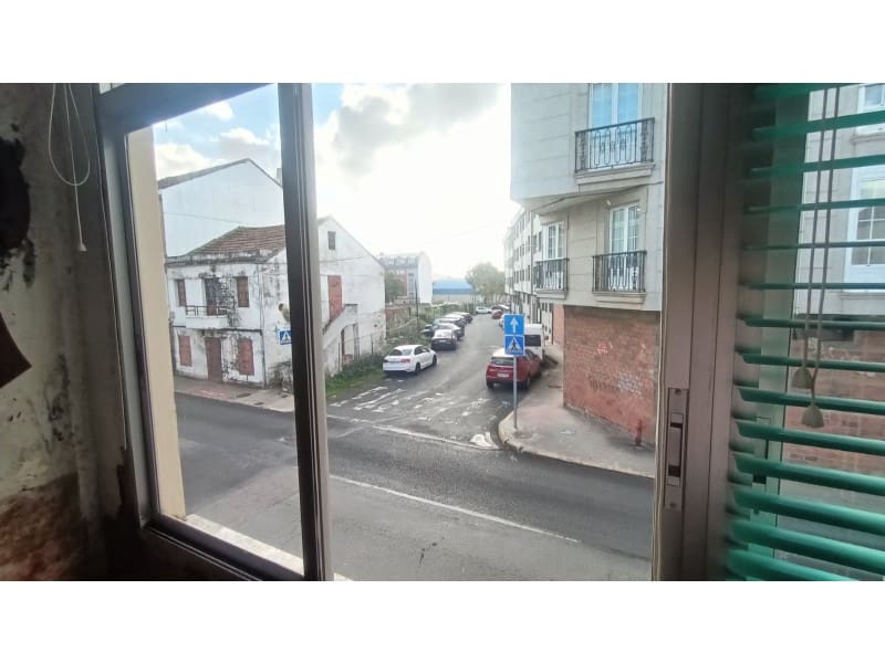 5 soveværelse Byhus til salg i Naron med garage - € 100.000 (Ref: 8500504)