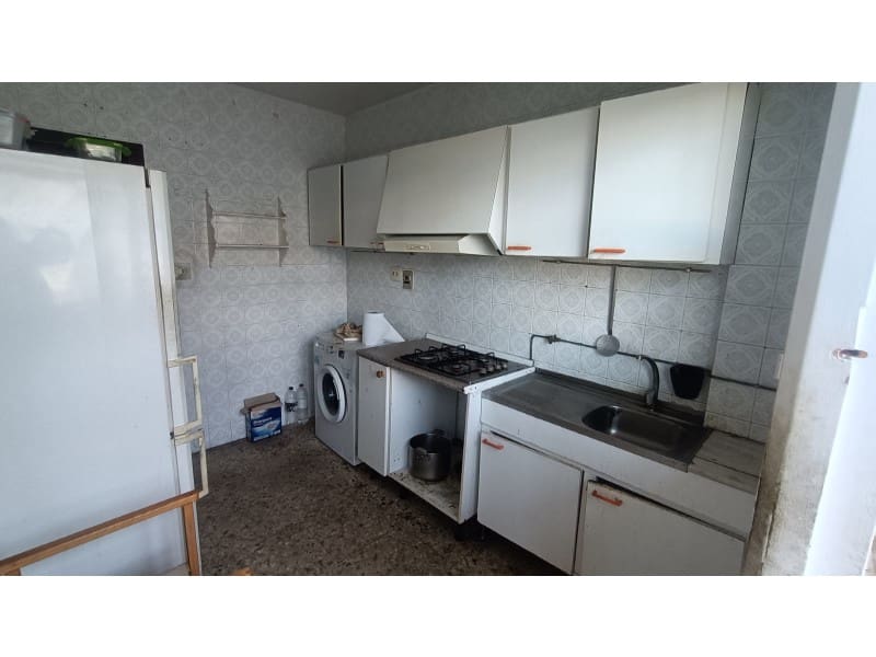 3 bedroom Flat for sale in Ferrol - € 65,000 (Ref: 8559871)