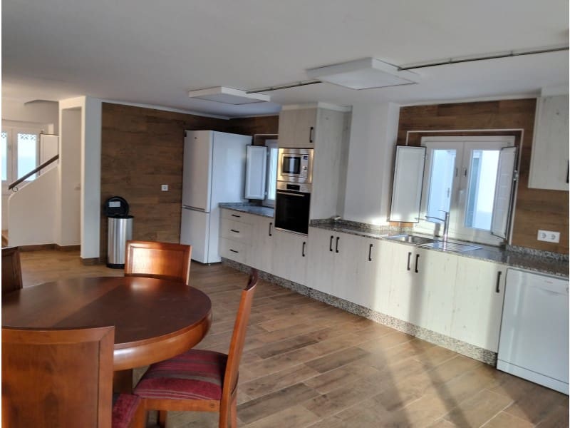 5 soveværelse Villa til salg i Neda med swimmingpool garage - € 398.000 (Ref: 8672170)