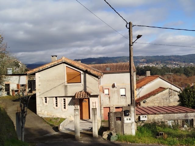 5 bedroom Finca/Country House for sale in Arbo - € 187,550 (Ref: 8723924)