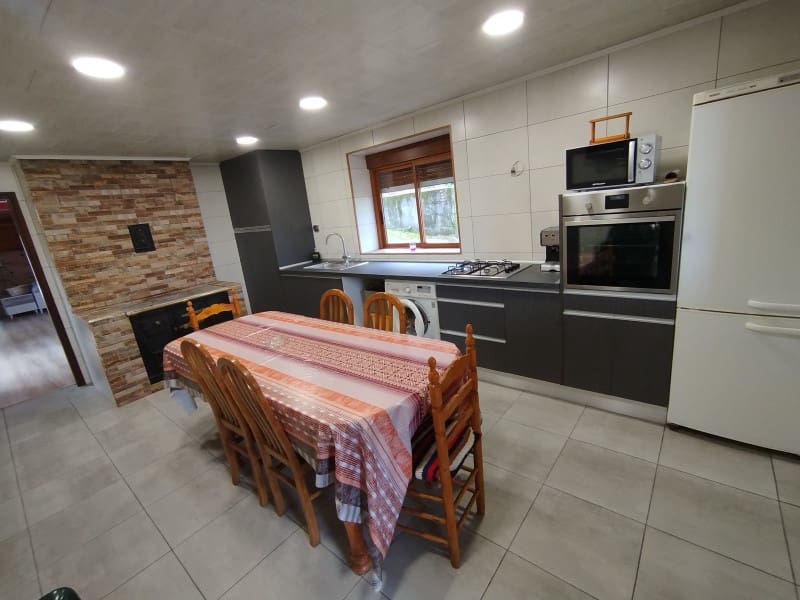 5 slaapkamer Finca/Landhuis te koop in Arbo - € 187.550 (Ref: 8723924)
