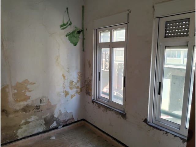 Apartament na sprzedaż w Ferrol - 160 000 € (Ref: 8823401)