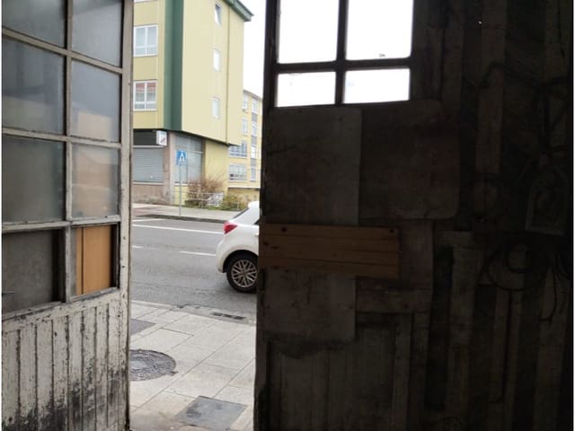 Dom na sprzedaż w Ferrol z garażem - 75 000 € (Ref: 8874726)