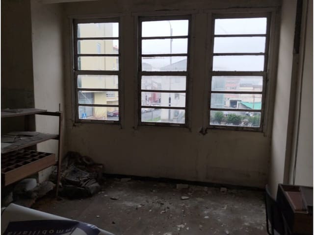 Dom na sprzedaż w Ferrol z garażem - 75 000 € (Ref: 8874726)