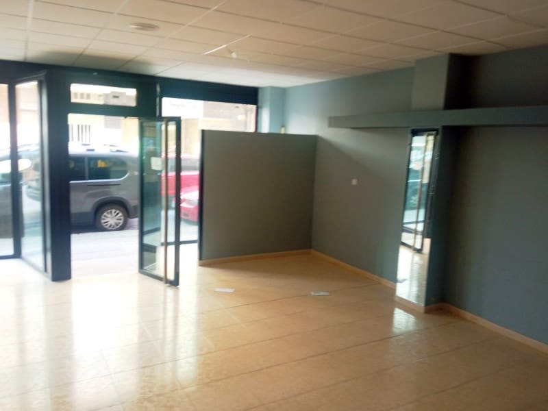 Commercial for rent in Ferrol - € 400 (Ref: 8949051)