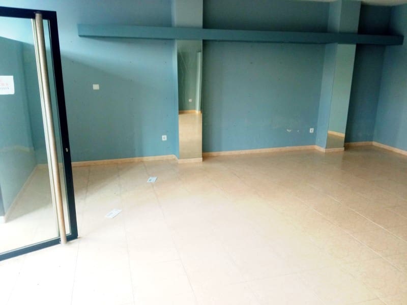 Commercial for rent in Ferrol - € 400 (Ref: 8949051)